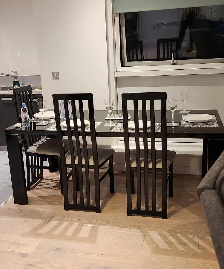 Luxury 2 Bed Apartment Excel London United Kingdom